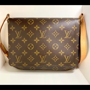 Louis Vuitton monogram musette tango